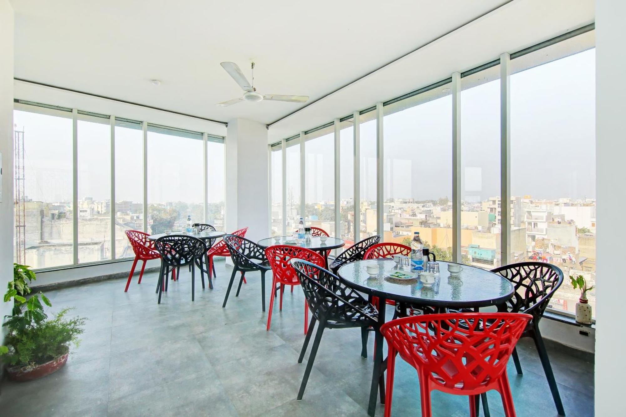 Super Townhouse Geetanjali Inn 구르가온 외부 사진
