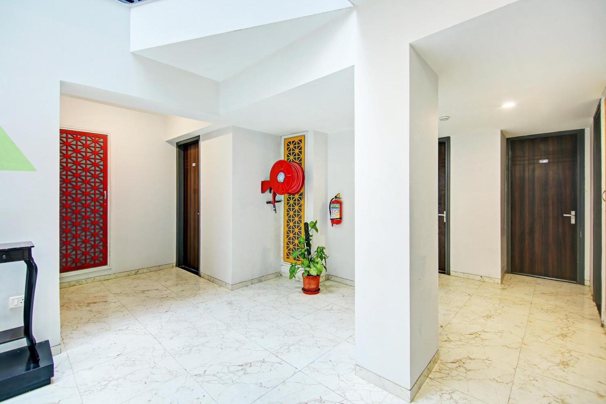 Super Townhouse Geetanjali Inn 구르가온 외부 사진