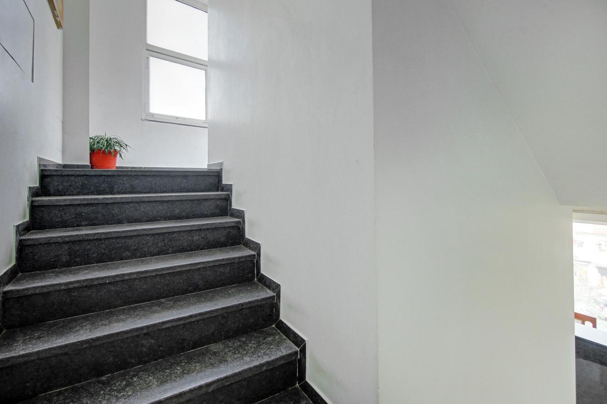 Super Townhouse Geetanjali Inn 구르가온 외부 사진