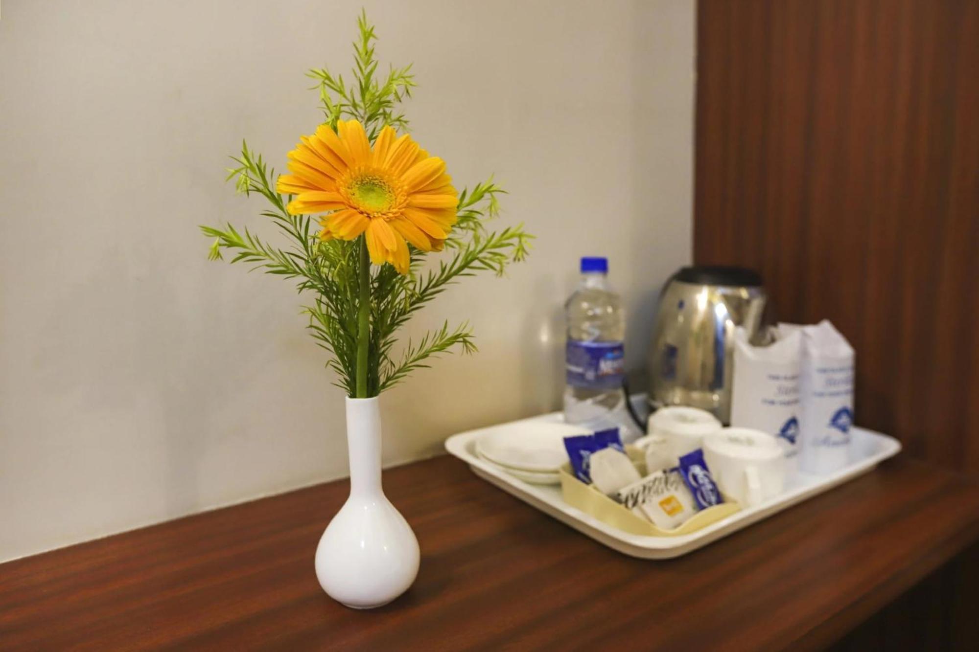Super Townhouse Geetanjali Inn 구르가온 외부 사진