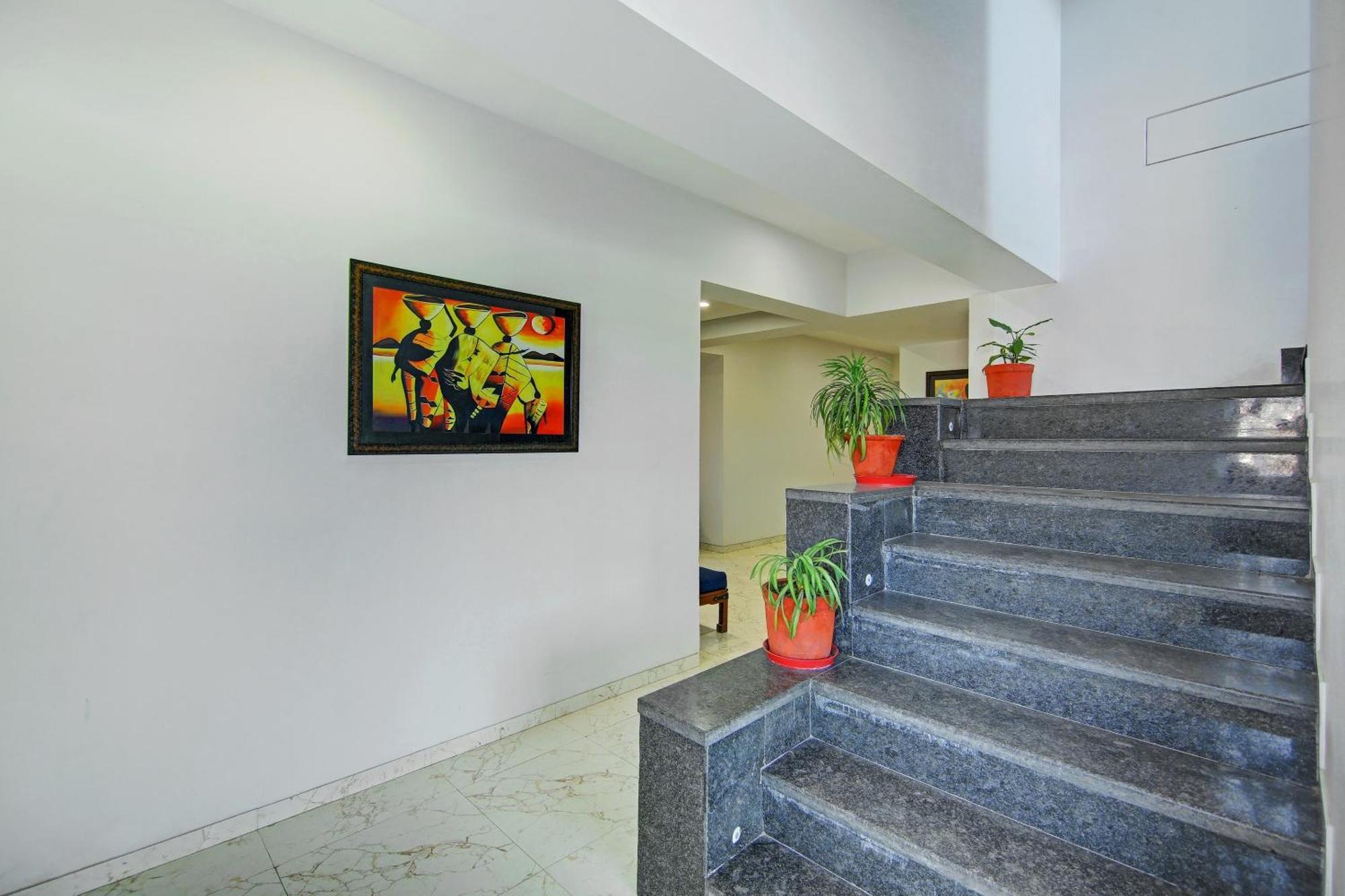 Super Townhouse Geetanjali Inn 구르가온 외부 사진